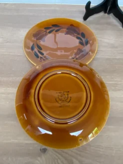 Set de 2 assiettes en faïence de St Amand