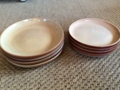 Set de 8 assiettes en grès
