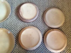 Set de 8 assiettes en grès