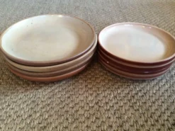 Set de 8 assiettes en grès