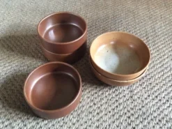Set de 5 assiettes en grès