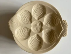 Set de 6 assiettes poisson à huitres en faience ivoire 1960