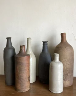 Set de 6 bouteilles de grès et terre cuite 1900-1930