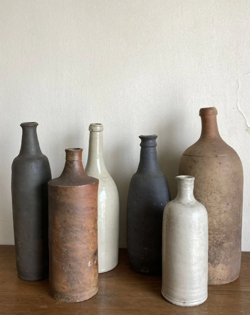 Set de 6 bouteilles de grès et terre cuite 1900-1930