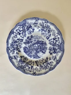 Set de cinq assiettes creuses anglaises, en céramique ironstone, scène romantique