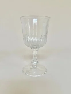 Set de cinq verres à vin