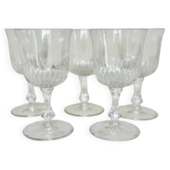 Set de cinq verres à vin