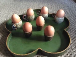 Set de 7 coquetiers en grès