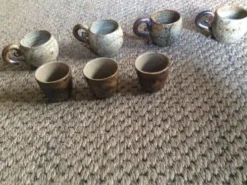 Set de 7 coquetiers en grès