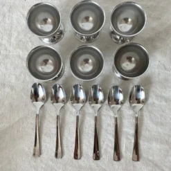 Set de coquetiers en inox par Guy Degrenne