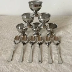 Set de coquetiers en inox par Guy Degrenne