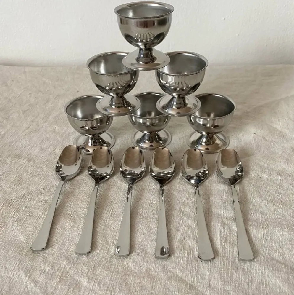 Set de coquetiers en inox par Guy Degrenne