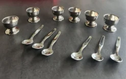 Set de 6 coquetiers et cuillères Guy Degrenne