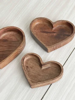 Set de 3 coupelles cœur en bois