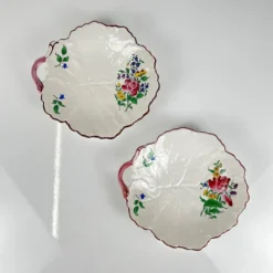Set de 2 coupelles en forme de feuille, modèle Réverbère par KG Lunéville, motif tulipe et rose