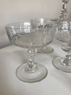 set de 7 coupes à champagne a cotes plates 19e en cristal sonnant