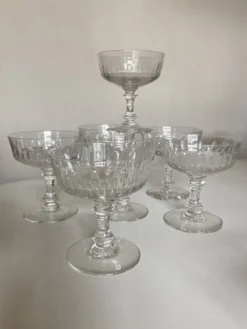 set de 7 coupes à champagne a cotes plates 19e en cristal sonnant