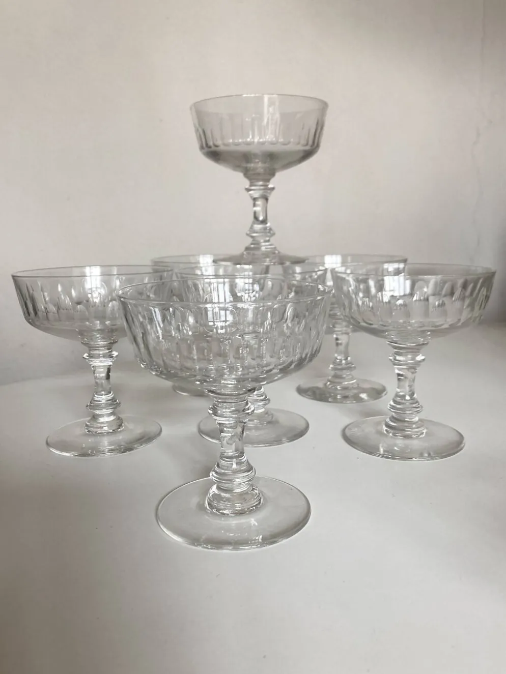 set de 7 coupes à champagne a cotes plates 19e en cristal sonnant
