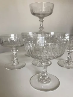 set de 7 coupes à champagne a cotes plates 19e en cristal sonnant