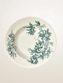 Set de neuf assiettes creuses en faïence de Givors, modèle « Floreal »