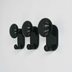 Set de 3 patères murales noires design C Bartoli Italie années 70