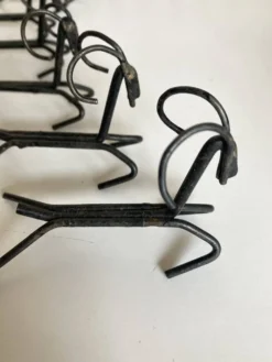 Set de 12 porte couteaux en fer brut 1970
