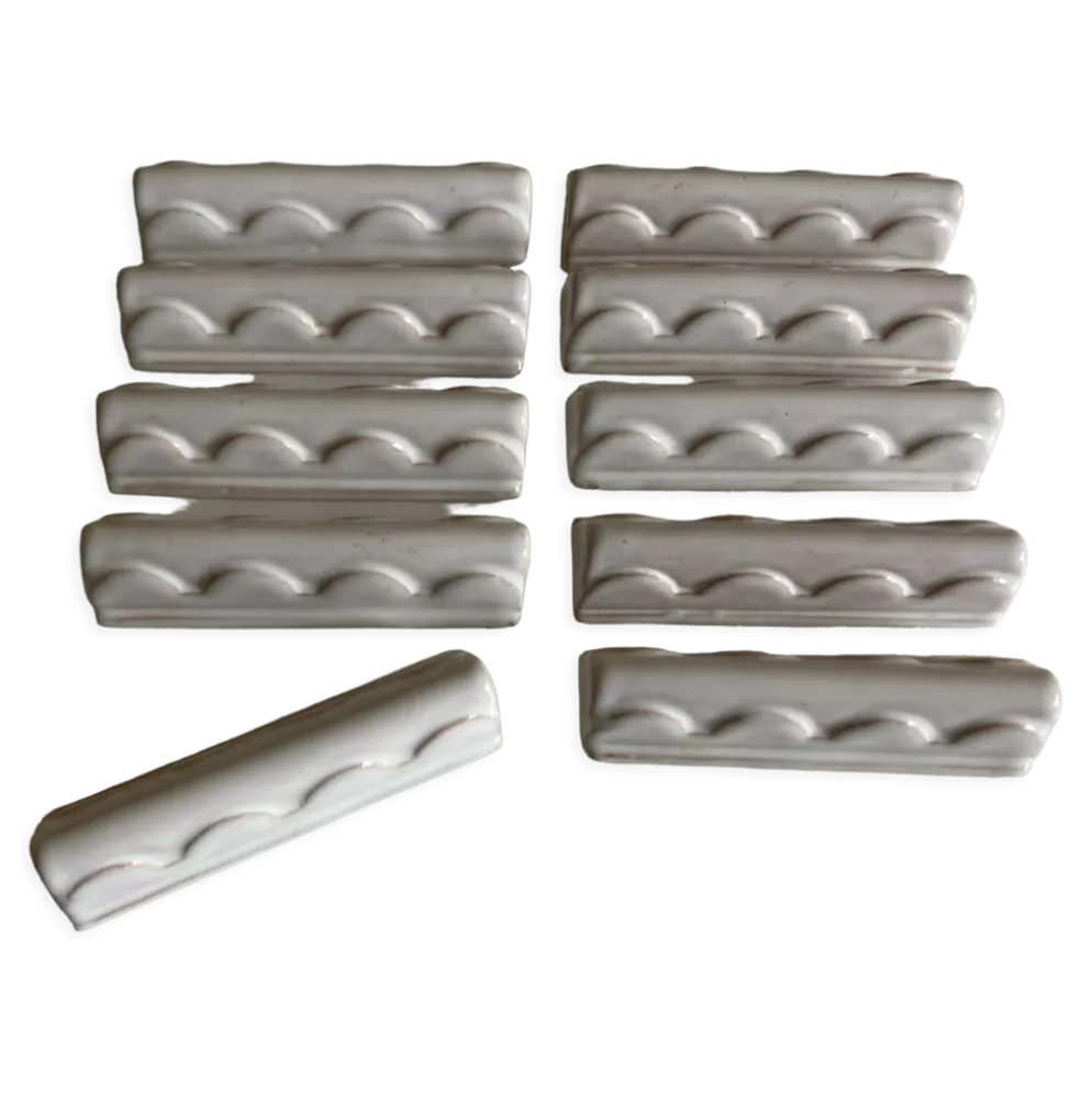 Set de 10 porte couteaux festons enterre vernissée Pierre Motton à Gien 1960