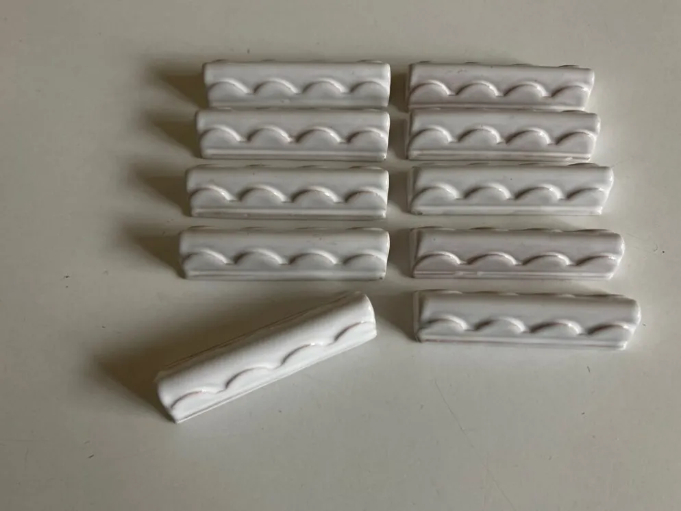 Set de 10 porte couteaux festons enterre vernissée Pierre Motton à Gien 1960