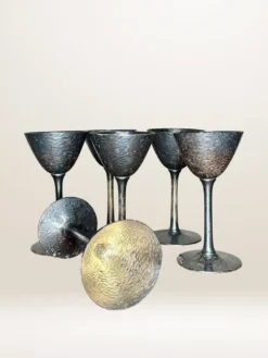 Set de six verres à pied en métal martelé