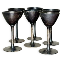 Set de six verres à pied en métal martelé