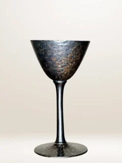 Set de six verres à pied en métal martelé