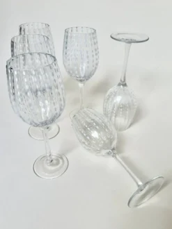 Set de six verres à vin blanc mouchetés