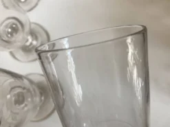 Set de 4 verres rouleau 19e en verre irrégulier