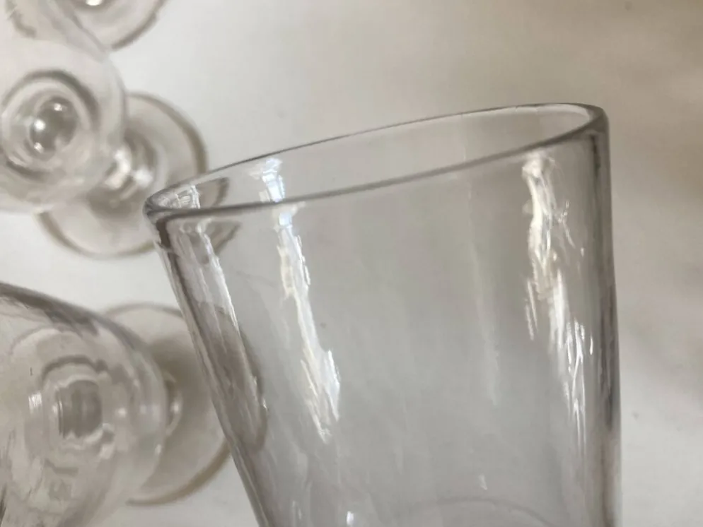 Set de 4 verres rouleau 19e en verre irrégulier