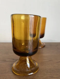 set de 7 verres rouleau pied tulipe Ibiza 1970 en gros verre irrégulier