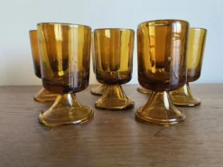 set de 7 verres rouleau pied tulipe Ibiza 1970 en gros verre irrégulier