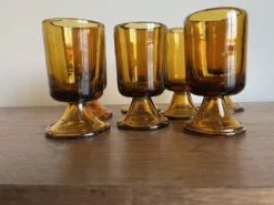 set de 7 verres rouleau pied tulipe Ibiza 1970 en gros verre irrégulier