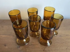 set de 7 verres rouleau pied tulipe Ibiza 1970 en gros verre irrégulier