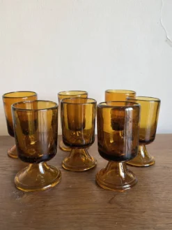 set de 7 verres rouleau pied tulipe Ibiza 1970 en gros verre irrégulier