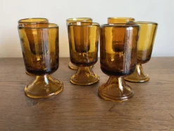 set de 7 verres rouleau pied tulipe Ibiza 1970 en gros verre irrégulier