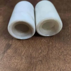 Set salière et poivrière en marbre naturel – Duo de table vintage