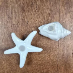 Set salière poivrière coquillage et étoile de mer en céramique blanche