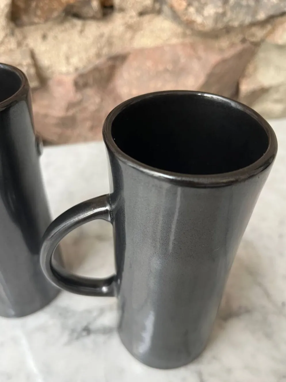 Set 2 tasses / mugs hauts émail anthracite foncé