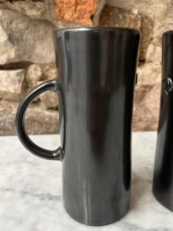 Set 2 tasses / mugs hauts émail anthracite foncé