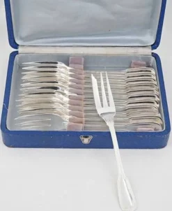 Sfam modèle Filet, 12 fourchettes à gâteaux longues, 16 cm, en métal argenté.