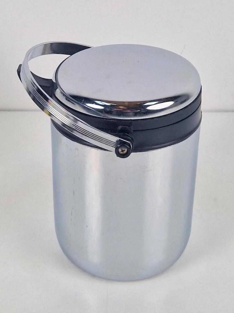Shaker à cocktail et seau à glace de WMF, années 1970, ensemble de 2