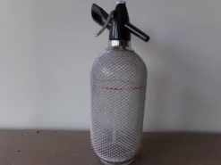 Siphon en verre et maille d'acier tressé - Fabriqué en Tchécoslovaquie