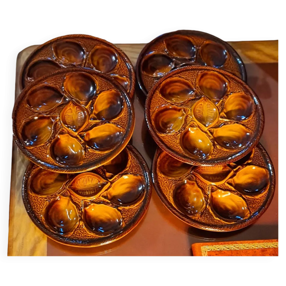 Six assiettes à huitres Signées Saint Clément