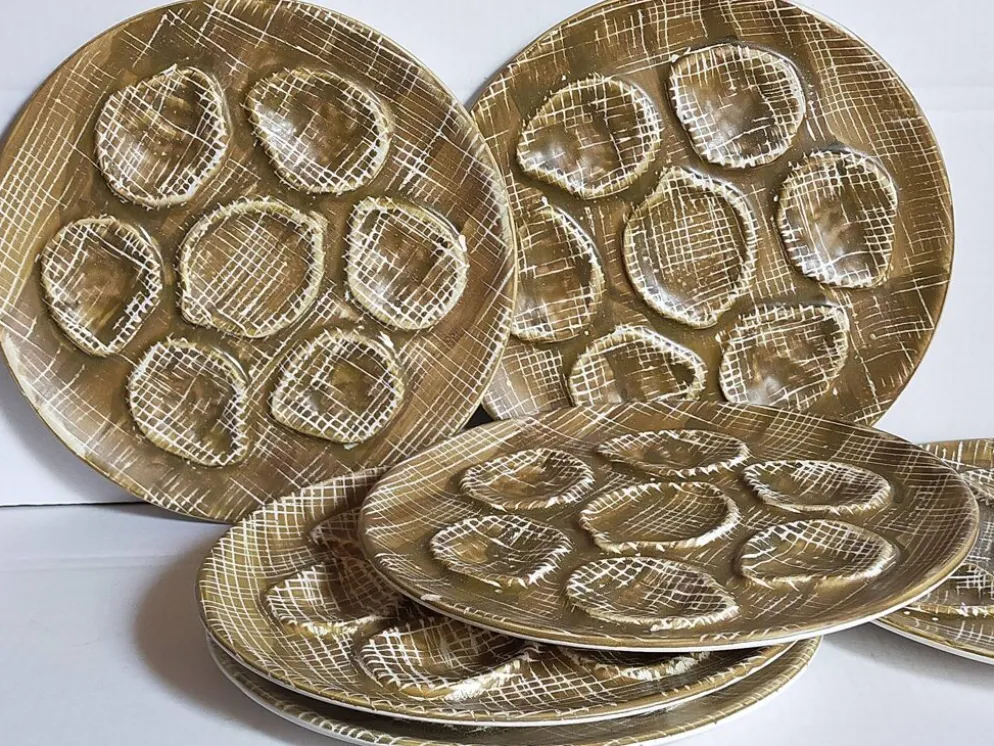 Six assiettes à huîtres faïence à l'émail mat, années 50