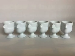 Six coquetiers poules blanches
